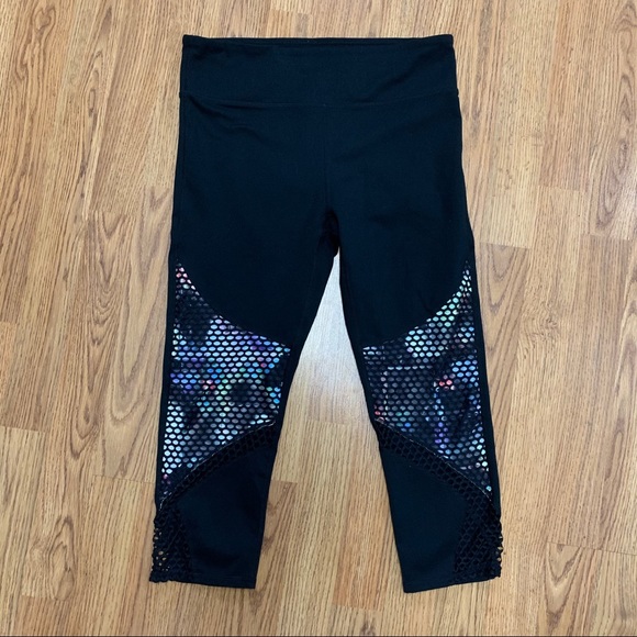 Fabletics Clover Capri Black Optical Floral Print